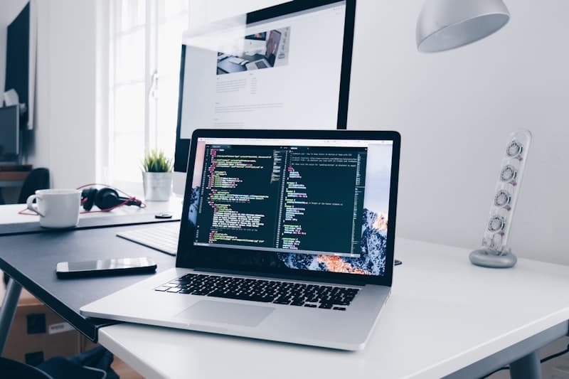 Moderner Homeoffice-Arbeitsplatz